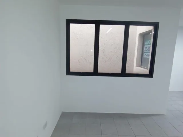 Sala para alugar, no bairro Bom Retiro em Curitiba