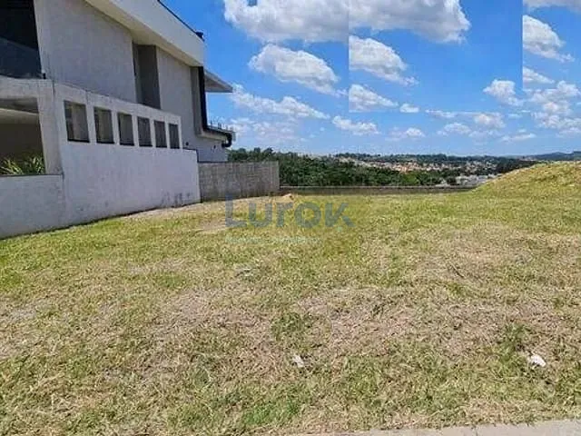 Terreno com 330m², à venda, no bairro Vila Capuava em Valinhos