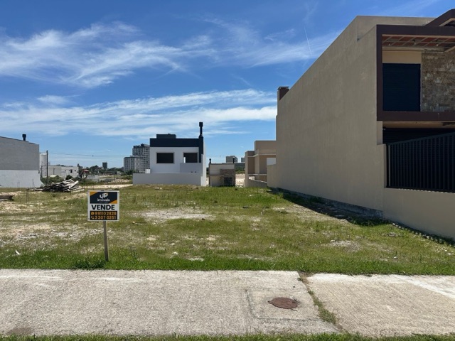 Terreno com 189m², à venda, no bairro Três Vendas em Pelotas