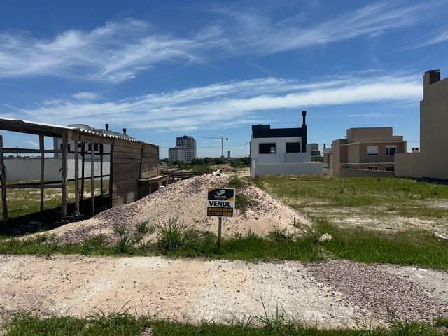 Terreno com 189m², à venda, no bairro Três Vendas em Pelotas