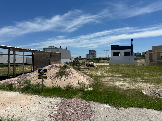 Terreno com 189m², à venda, no bairro Três Vendas em Pelotas
