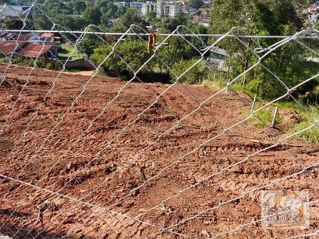 Terreno com 2800m², à venda, no bairro Jardim Colonial em Atibaia