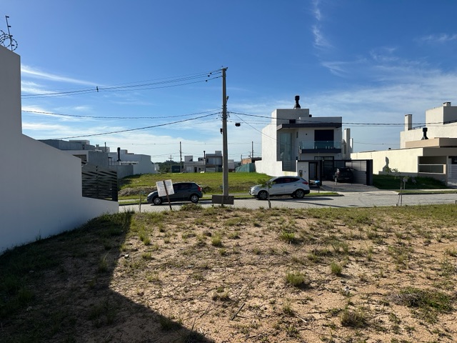 Terreno com 182m², à venda, no bairro Três Vendas em Pelotas