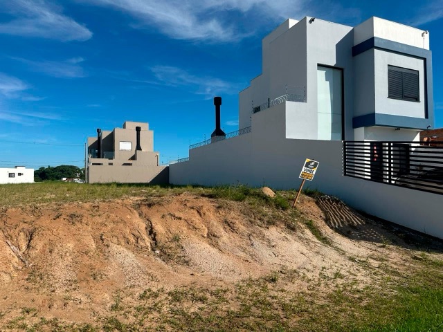 Terreno com 182m², à venda, no bairro Três Vendas em Pelotas
