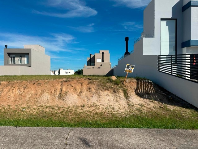 Terreno com 182m², à venda, no bairro Três Vendas em Pelotas
