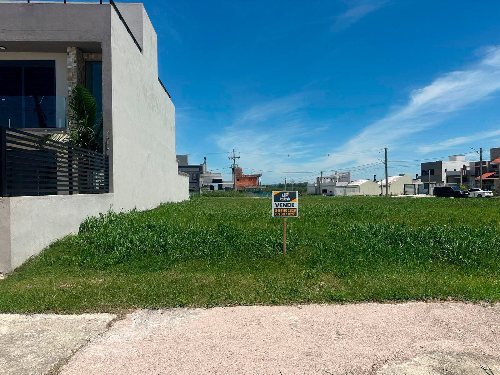 Terreno à venda no Quinta do Lago, Três Vendas - com 189 m² de área total e frente de 7 metros,