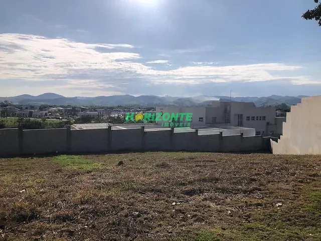 Terreno com 895m², à venda, no bairro Condomínio Residencial Colinas do Paratehy em São José dos Campos
