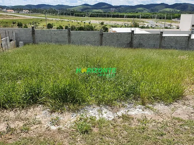 Terreno com 895m², à venda, no bairro Condomínio Residencial Colinas do Paratehy em São José dos Campos