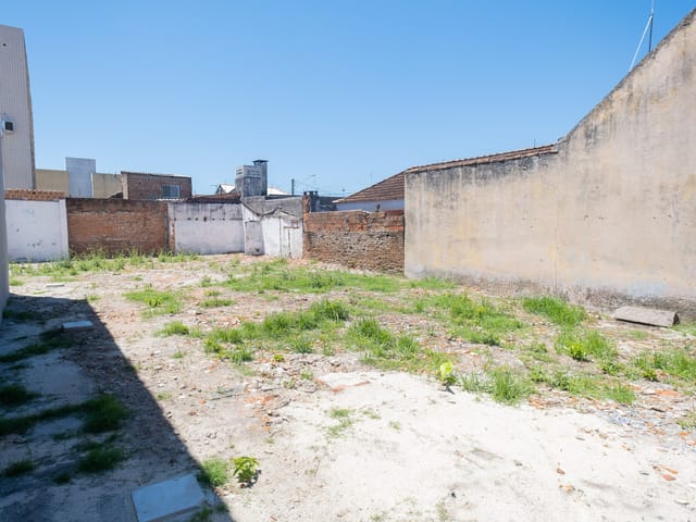 Terreno com 260m², à venda, no bairro Porto em Pelotas