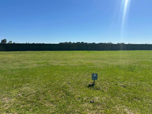 Terreno com 279m², à venda, no bairro Laranjal em Pelotas