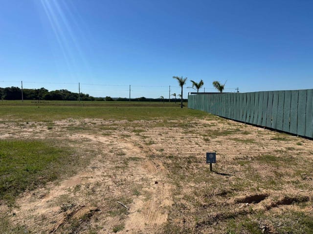 Terreno com 360m², à venda, no bairro Laranjal em Pelotas