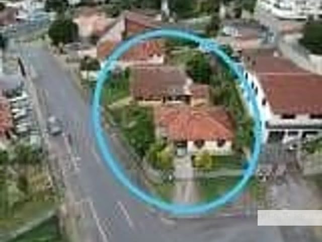 Terreno à venda, no bairro Vista Alegre em Curitiba