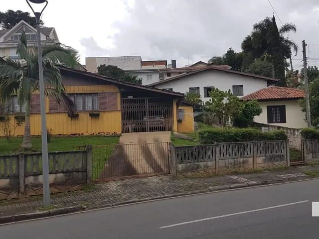 Terreno à venda, no bairro Vista Alegre em Curitiba