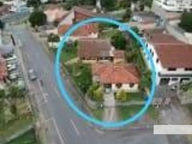 Terreno à venda, no bairro Vista Alegre em Curitiba