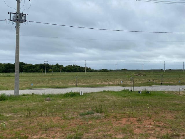 Terreno com 335m², à venda, no bairro Laranjal em Pelotas