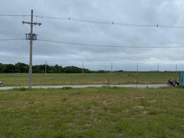 Terreno com 335m², à venda, no bairro Laranjal em Pelotas