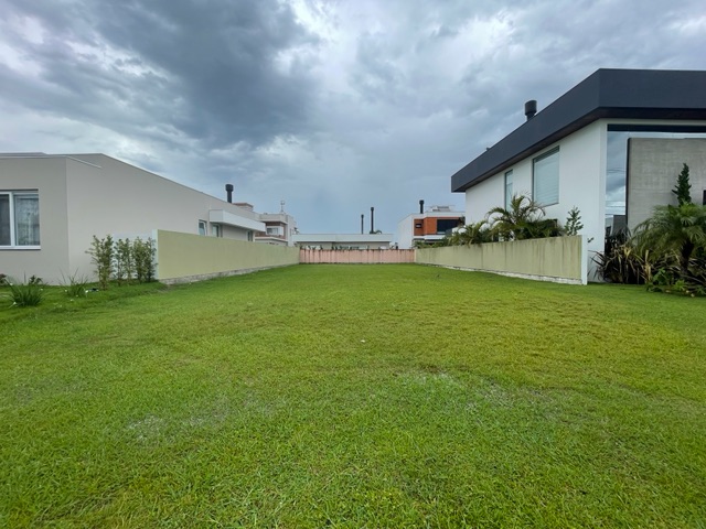 Terreno com 423m², à venda, no bairro São Gonçalo em Pelotas