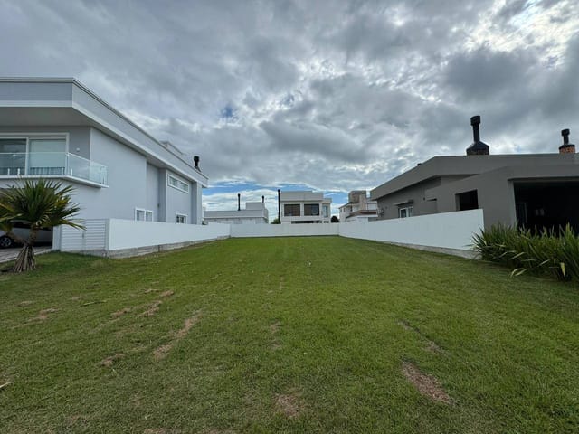 Terreno com 434m², à venda, no bairro Laranjal em Pelotas