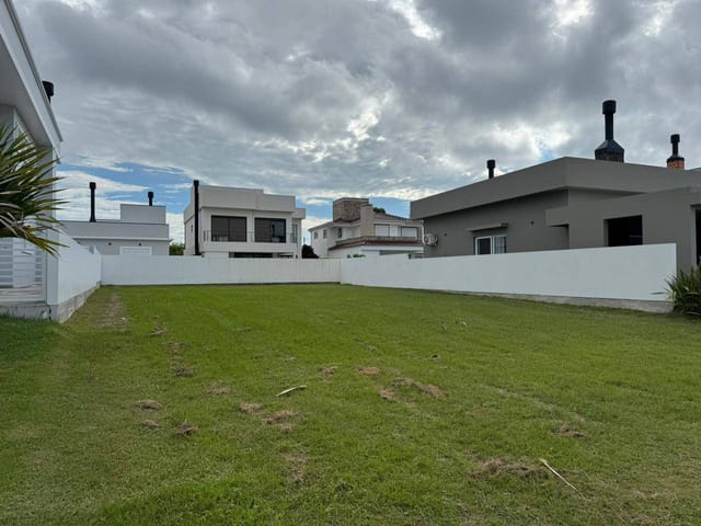 Terreno com 434m², à venda, no bairro Laranjal em Pelotas