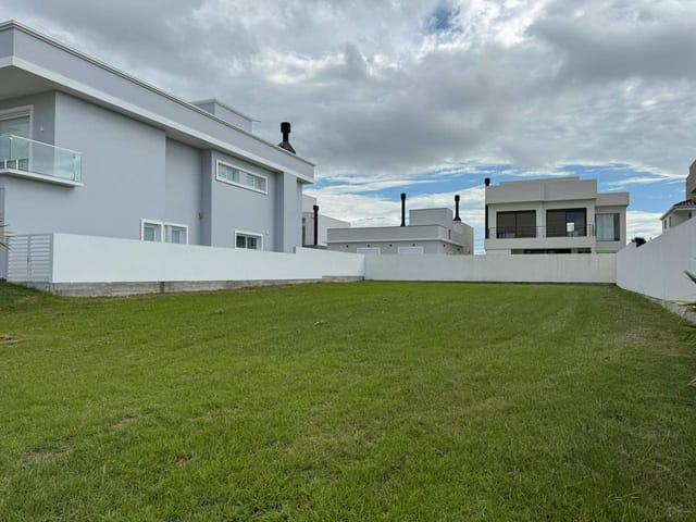 Terreno com 434m², à venda, no bairro Laranjal em Pelotas