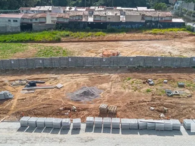 Terreno à venda, no bairro Xaxim em Curitiba