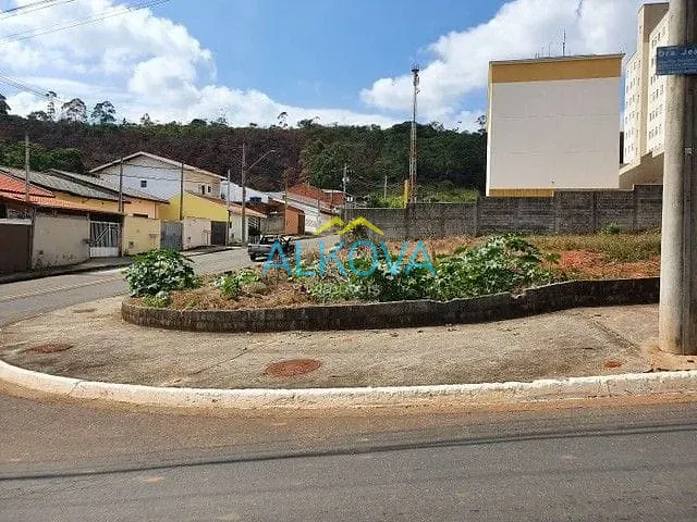 Terreno com 341m², à venda, no bairro Jardim Santa Júlia em São José dos Campos