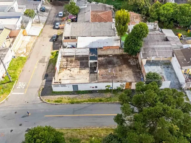 Terreno à venda, no bairro Capão Raso em Curitiba