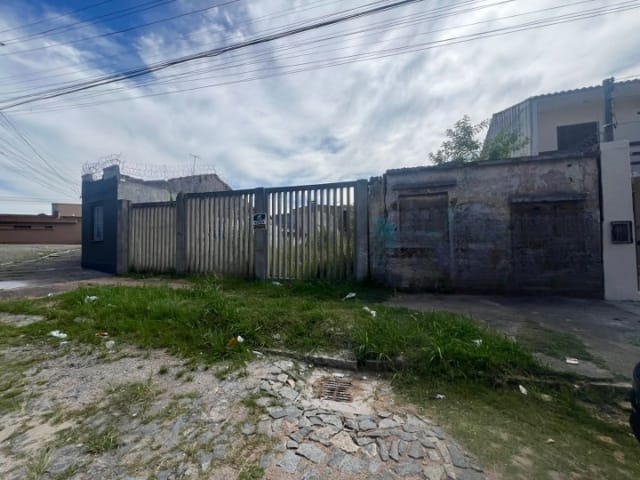Terreno com 300m², à venda, no bairro Centro em Pelotas