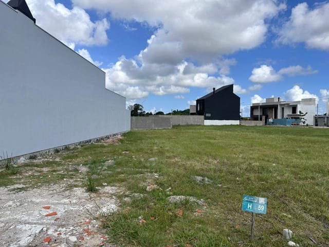 Terreno com 182m², à venda, no bairro Três Vendas em Pelotas