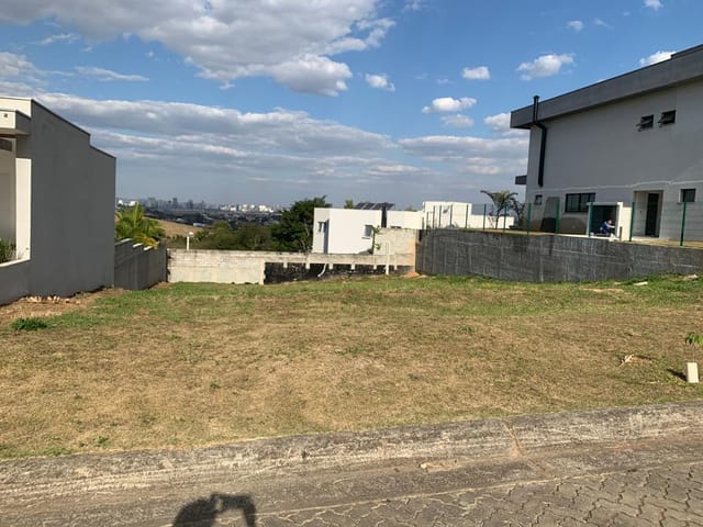Terreno com 720m², à venda, no bairro Condomínio Reserva do Paratehy em São José dos Campos