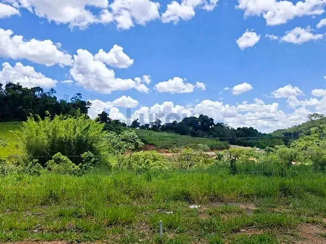 Terreno com 306m², à venda, no bairro Núcleo Habitacional Brumado em Morungaba