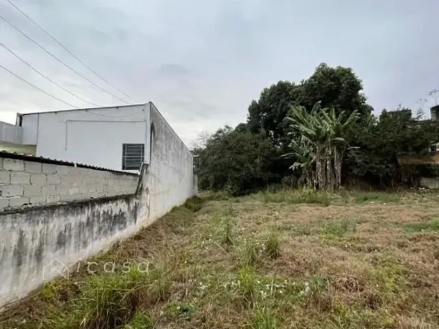 Terreno com 329m², à venda, no bairro Vila Menino Jesus em Caçapava