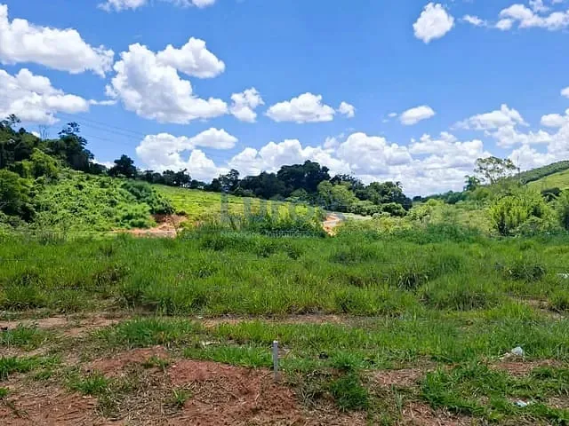 Terreno com 389m², à venda, no bairro Núcleo Habitacional Brumado em Morungaba