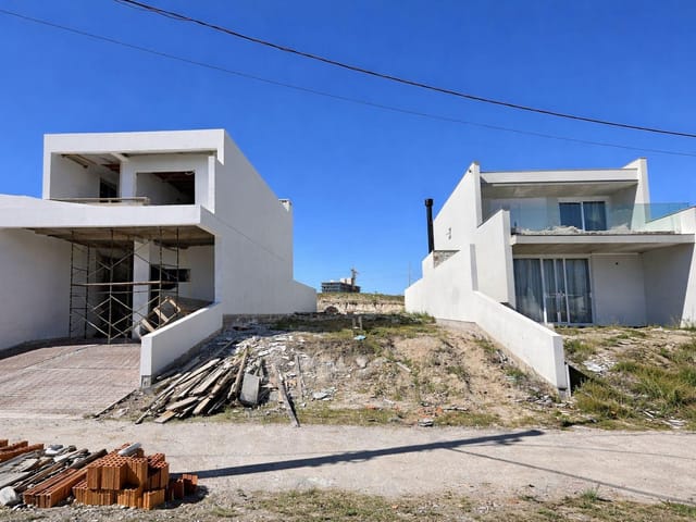 Terreno com 189m², à venda, no bairro Três Vendas em Pelotas