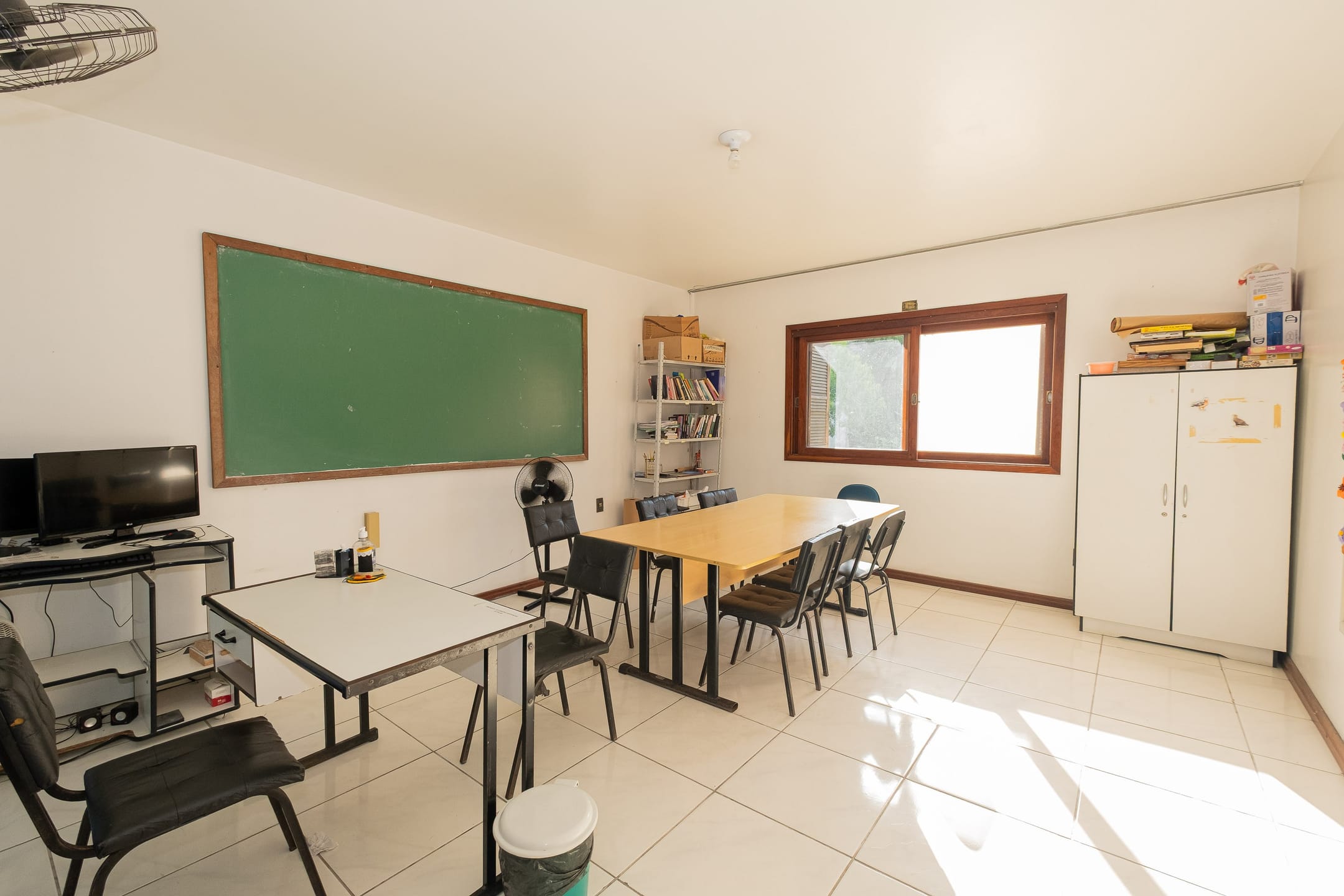 Terreno de esquina à venda na Av. Fernando Osório, Pelotas - com 2.040 m² de área total e ótimo potencial de valorização. - 22