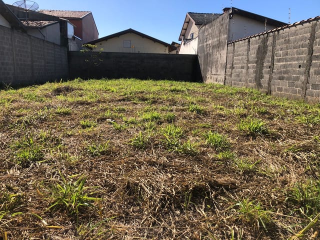 Terreno com 250m², à venda, no bairro Vila Suiça em Pindamonhangaba