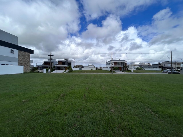 Terreno com 400m², à venda, no bairro Laranjal em Pelotas