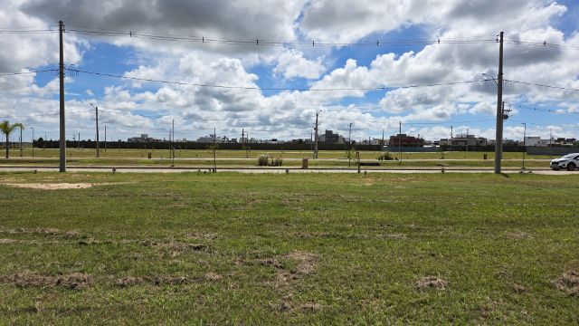 Terreno com 261m², à venda, no bairro Laranjal em Pelotas