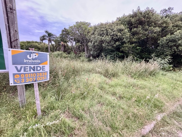 Terreno com 916m², à venda, no bairro Laranjal em Pelotas