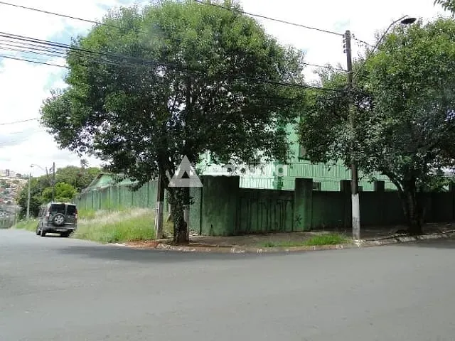 Terreno com 2630m², à venda, no bairro Uvaranas em Ponta Grossa