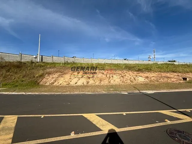 Terreno com 587m², à venda, no bairro Parque Villa dos Pinheiros em Indaiatuba