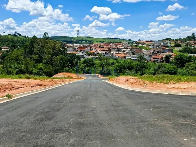 Terreno com 290m², à venda, no bairro Núcleo Habitacional Brumado em Morungaba