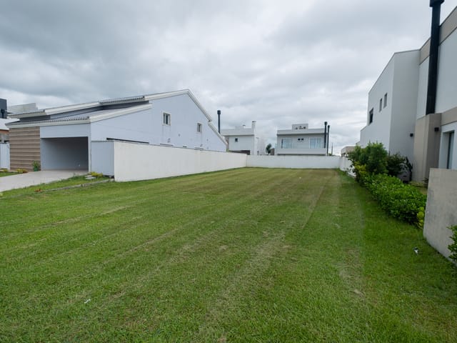 Terreno com 407m², à venda, no bairro Laranjal em Pelotas
