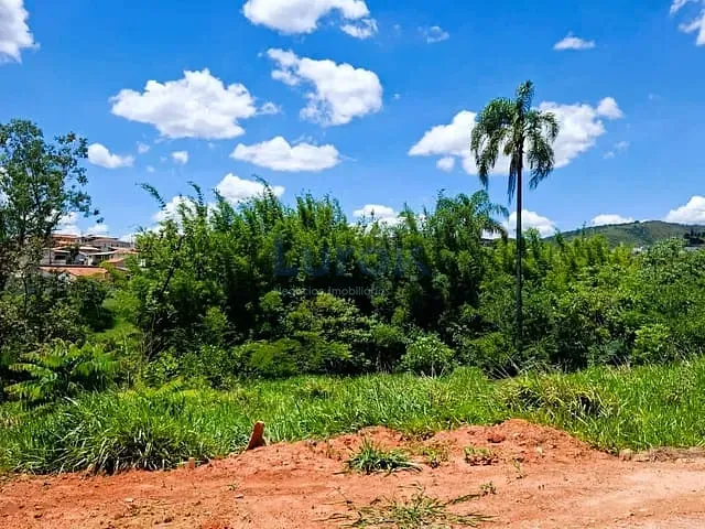 Terreno com 326m², à venda, no bairro Núcleo Habitacional Brumado em Morungaba