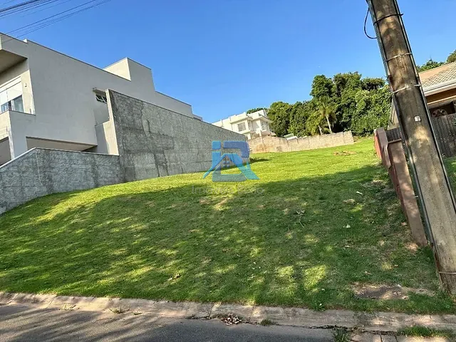 Terreno com 381m², à venda, no bairro Condomínio Ville de France em Itatiba