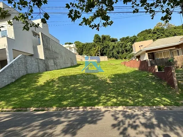 Terreno com 381m², à venda, no bairro Condomínio Ville de France em Itatiba