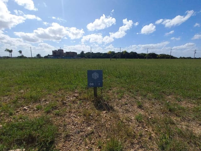 Terreno com 355m², à venda, no bairro Laranjal em Pelotas