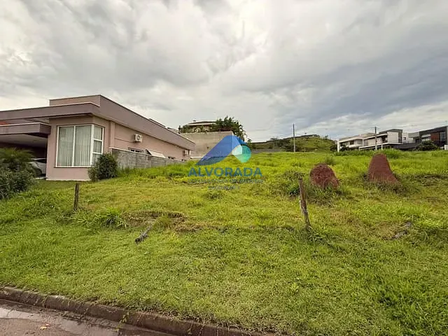 Terreno com 362m², à venda, no bairro Loteamento Verana em São José dos Campos