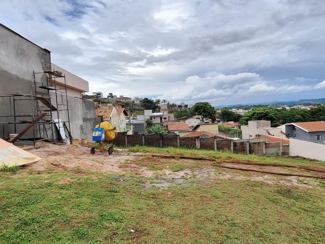 Foto do Terreno - Terreno à venda com suave declive em  em Valinhos, Condomínio Vivendas das Pitangueiras, Valinhos300 m² | Home Hunters