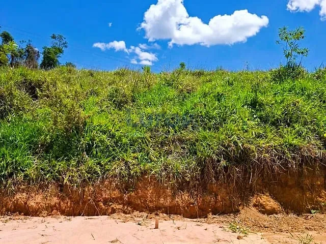 Terreno com 258m², à venda, no bairro Núcleo Habitacional Brumado em Morungaba